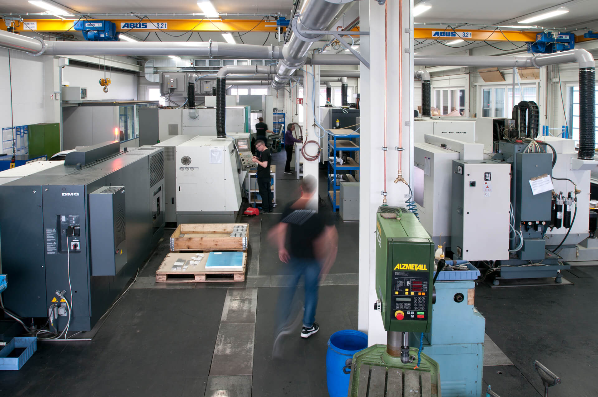 Maschinenhalle: CNC und Kapazität